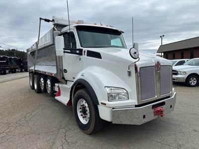 Kenworth T880 Quad Axle Dump Truck - Cummins 385HP, 18 Speed Ultrashift Automatic, 19.5' Dump