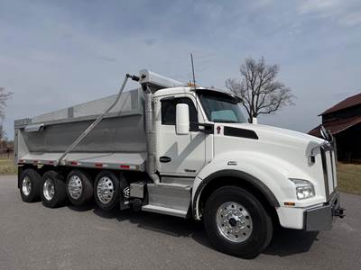 Kenworth T880 Quad Axle Dump Truck - Cummins 385HP, 18 Speed Ultrashift Automatic, 19.5' Dump