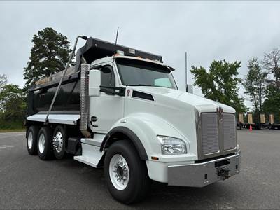 Kenworth T880 Tri Axle Dump Truck - Paccar 455HP, 10 Speed Ultrashift Automatic, 16.5' Dump