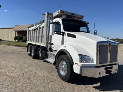 Kenworth T880 Tri Axle Dump Truck - Paccar 455HP, 8Ll Manual, 17' Dump
