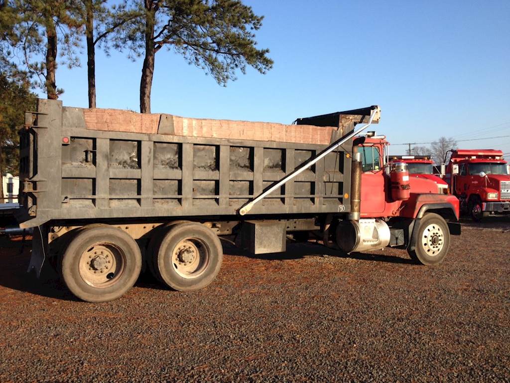 2000 Mack RD688S Tandem Axle Dump Truck, E7, 350HP, Manual