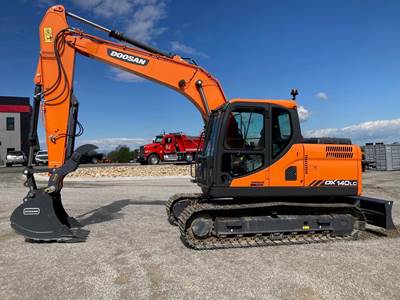 Doosan DX140 LC-7 Excavator