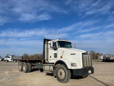Kenworth T800 Tandem Axle 20 ft Flatbed Dump Truck - 350HP, 8Ll Manual