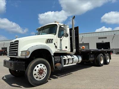 Mack Granite GU713 22 ft Flatbed Dump Truck - 455HP, 8Ll Manual