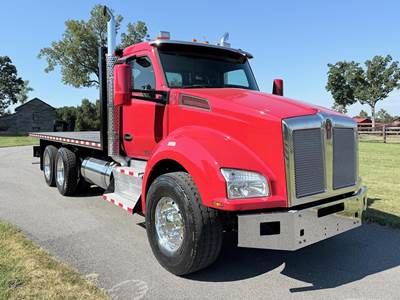 Kenworth T880 Tandem Axle 22 ft Flatbed Truck - 455HP, 10 Speed Manual