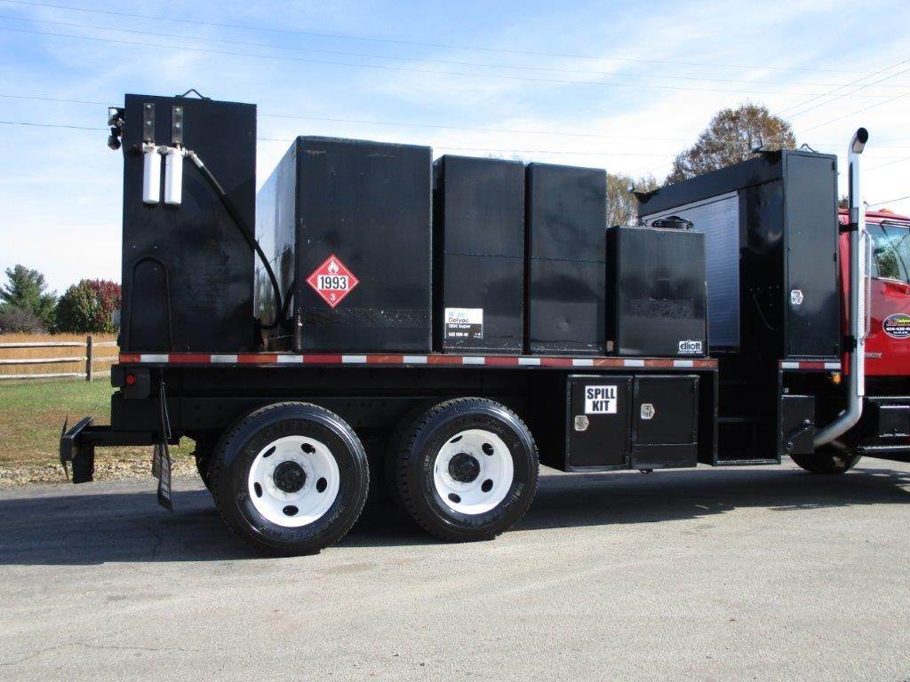 2002 Sterling LT8513 Tandem Axle Fuel & Lube Truck, Caterpillar 3126, 250HP, Automatic For Sale