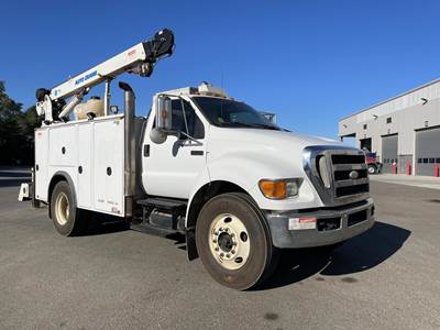 Ford F-750 XLT Mechanic / Service Truck - Caterpillar, 7 Speed Manual