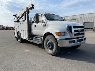 Ford F-750 XLT Mechanic / Service Truck - Cummins, 250HP, 6 Speed Automatic