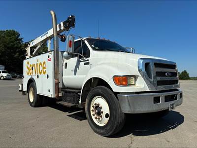 Ford F-750 XLT Mechanic / Service Truck - Cummins, 325HP, 6 Speed Automatic