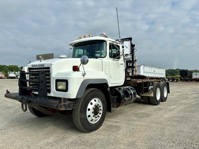 Mack RD688S Tandem Axle Oil Field Truck - E7-350, 350HP, 8Ll Manual
