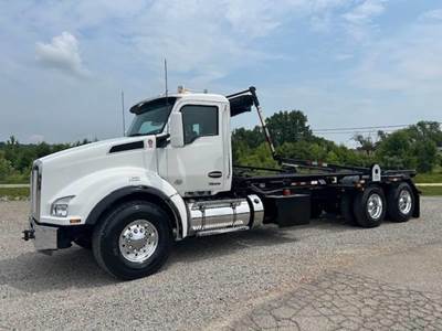 Kenworth T880 Roll Off Truck - Cummins, 500HP, 6 Speed Allison Rds Automatic