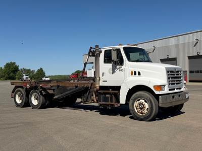 Sterling LT9500 Roll Off Truck - Caterpillar, 455HP, 10 Speed Manual
