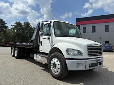 Freightliner M2 106 Tandem Axle Rollback Tow Truck - Caterpillar, 300HP, 9 Speed Manual