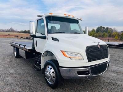 International MV Single Axle Rollback Tow Truck - Cummins, 260HP, 6 Speed Allison Rds Automatic