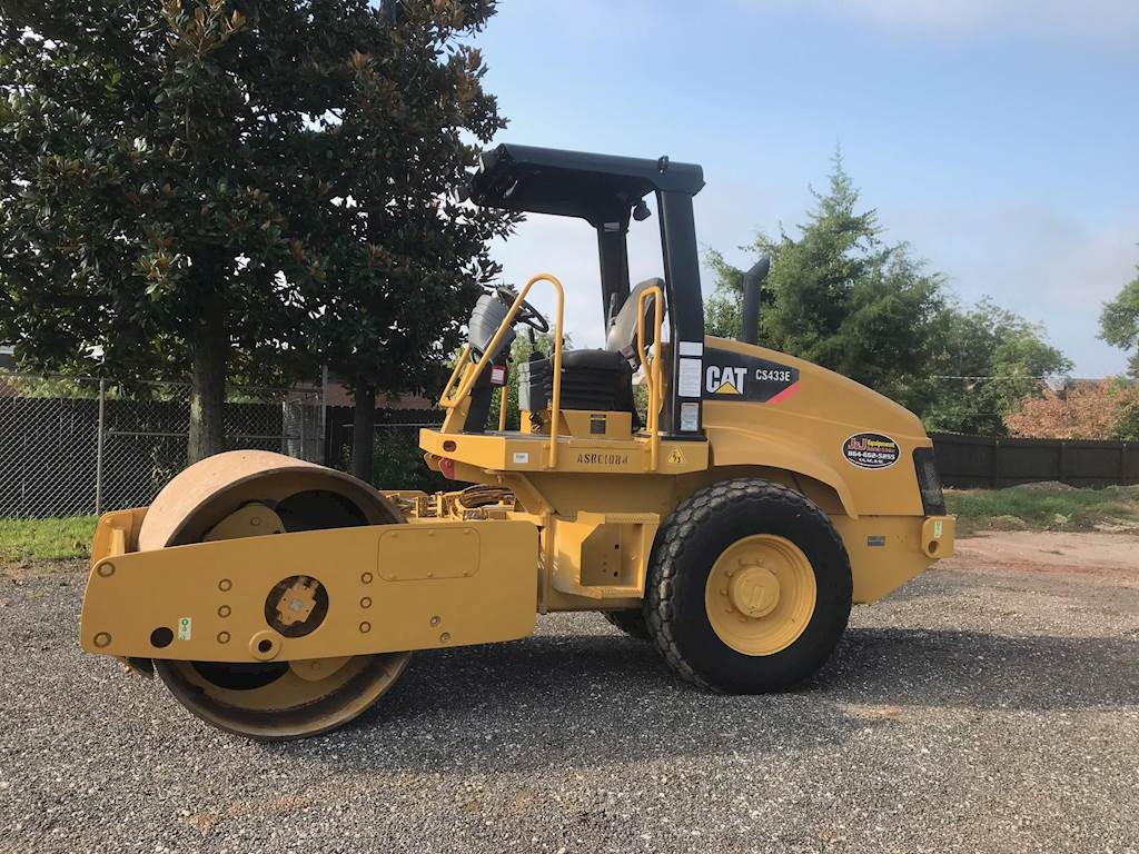 2008 Caterpillar CS433E Vibratory Smooth Drum Roller Compactor For Sale