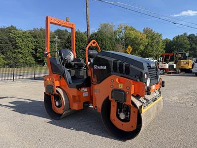 Hamm HD12VV Smooth Drum Roller Compactor