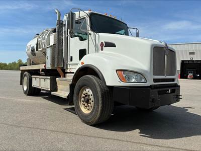Kenworth T440 Single Axle Vacuum Truck - Cummins, 345HP, Automatic