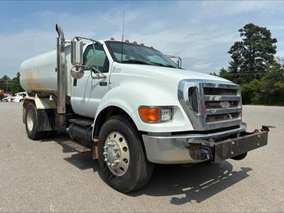Ford F-650 2000 Gallon Water Truck - Caterpillar 190HP, Automatic