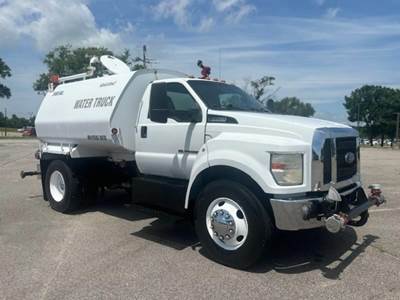 Ford F-750 Water Truck