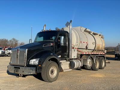 Kenworth T880 5040 Gallon Water Truck - Paccar 510HP, 18 Speed Manual