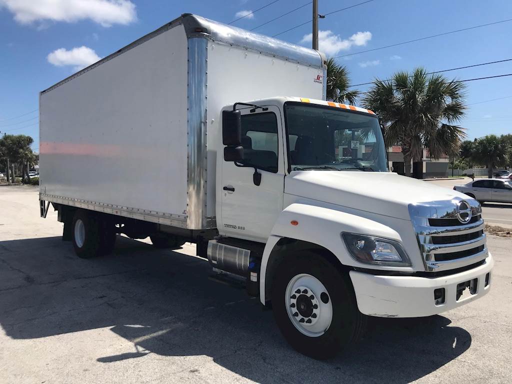 2020 Hino 268A 26 ft Box Truck - 230HP, 6 Speed Automatic, Roll up Door