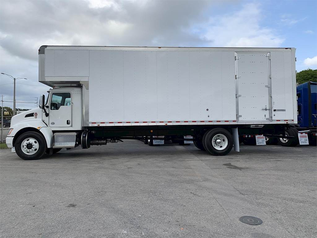 2020 Kenworth T270 28 ft Box Truck - 270HP, 6 Speed Automatic, Roll up