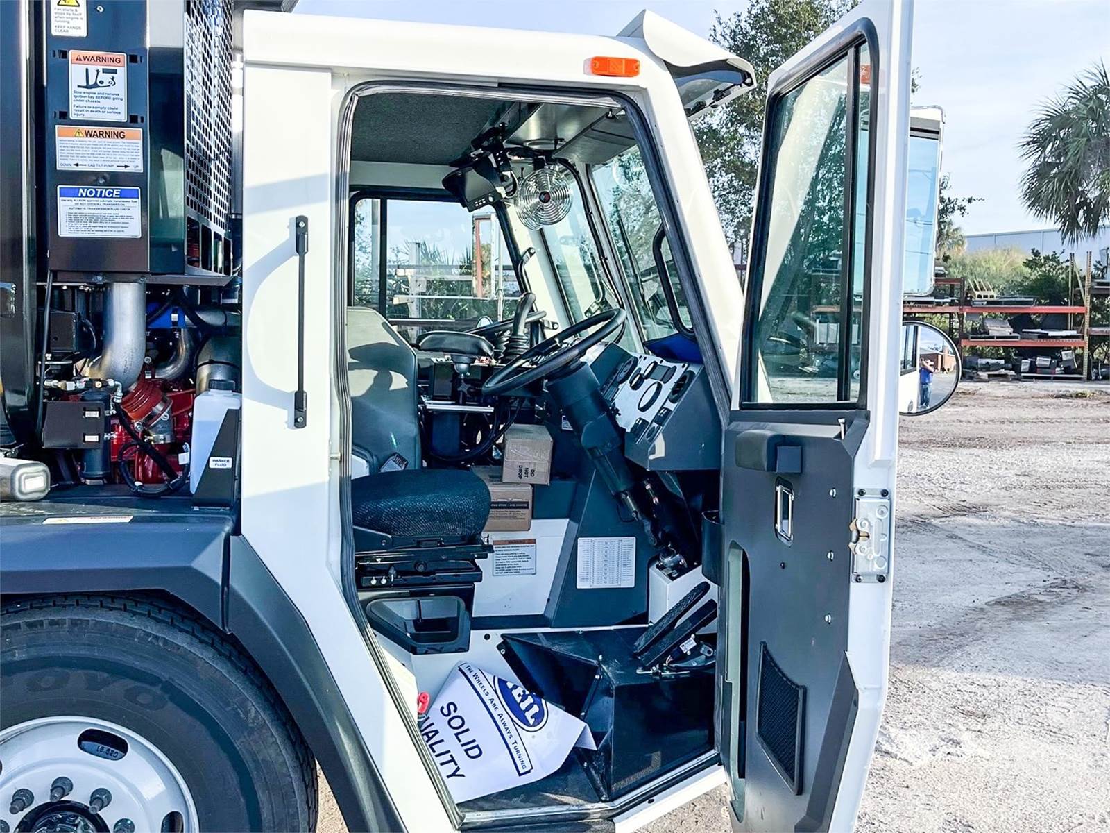 2023 BATTLE MOTORS LETII Tandem Axle Garbage Truck Cummins, 350HP, 6