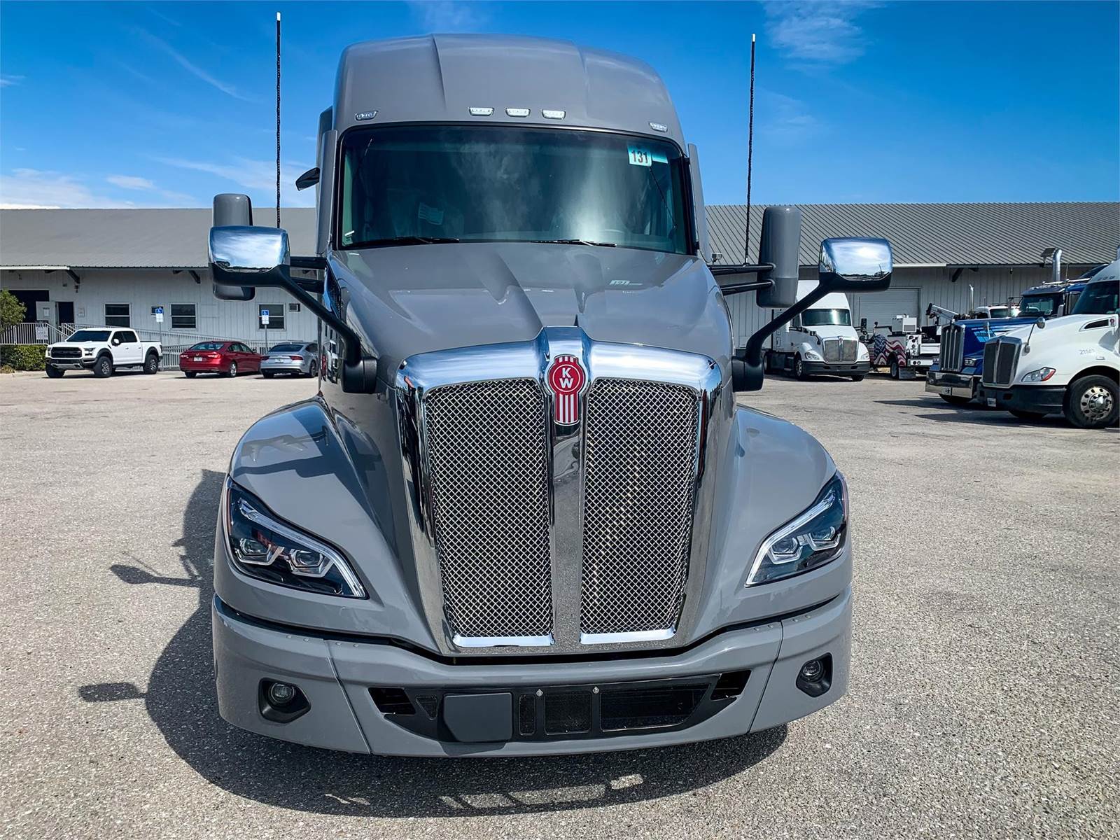 2024 Kenworth T680 Sleeper Semi Truck 76" Raised Roof Sleeper
