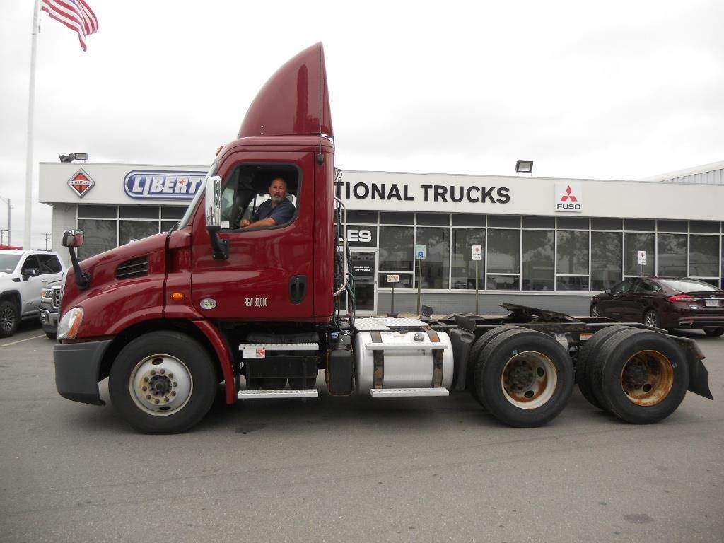 Freightliner Of Nh >> 2016 Freightliner Cascadia 113 Tandem Axle Day Cab Truck Detroit Dd13 410hp Amt For Sale 401 000 Miles Barrington Nh 15021 Freightliner Of Nh >> 2016 Freightliner Cascadia 113 Tandem Axle Day Cab Truck Detroit Dd13 410hp Amt For Sale 401 000 Miles Barrington Nh 15021