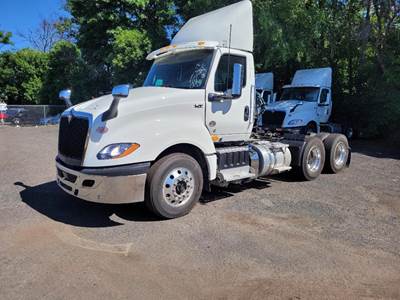 International LT Day Cab Truck - Cummins 450HP