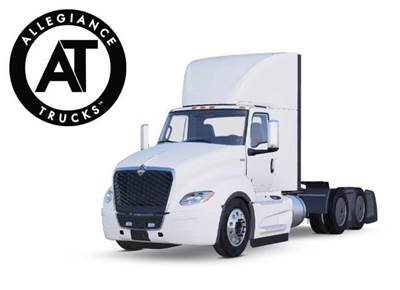 International LT Day Cab Truck - Cummins 450HP