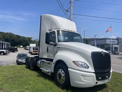 International LT Day Cab Truck - 450HP