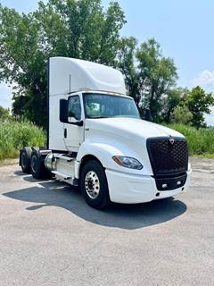 International LT Day Cab Truck - 450HP