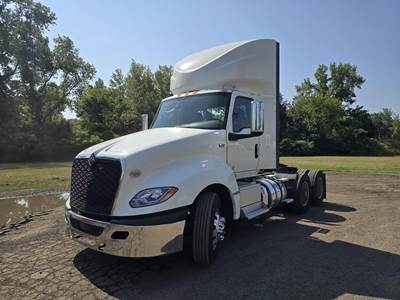 International LT Day Cab Truck - S13 450HP, 14 Speed Automatic