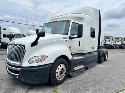 International LT Day Cab Truck - Cummins