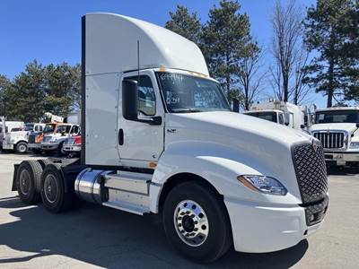 International LT Day Cab Truck - Cummins, Amt