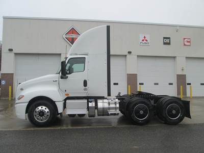 International LT Day Cab Truck - International Motors 515HP, Amt