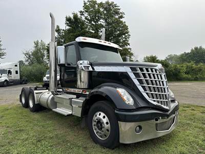 International LoneStar Day Cab Truck - Cummins