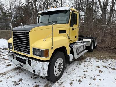 Mack Pinnacle 64T Day Cab Truck - MP8 435HP