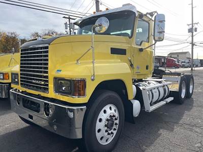 Mack Pinnacle CHU613 Day Cab Truck - MP8 445HP