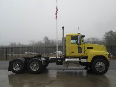 Mack Pinnacle CHU613 Day Cab Truck - MP8 445HP