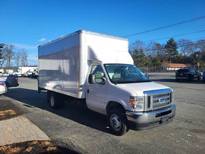 Ford E-450 Box Truck