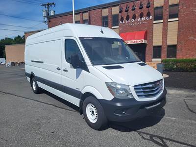 Freightliner SPRINTER 1500 Box Truck - Amt