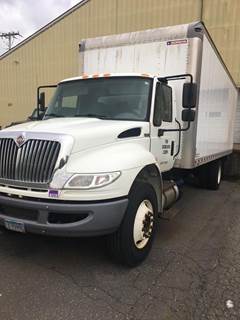International 4000 Box Truck - 220HP