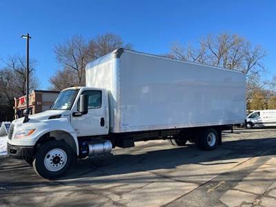 International MV Box Truck - Automatic