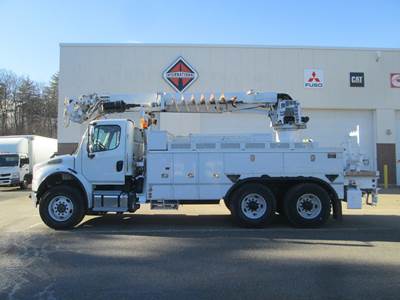 Altec DM45BR Truck-Mounted Digger Derrick
