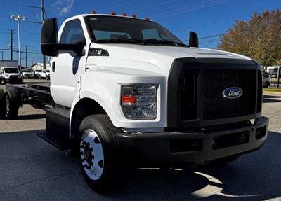 Ford F-650 XL Dump Truck - Automatic