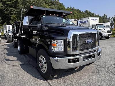 Ford F-750 XL Dump Truck - Automatic