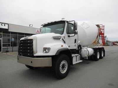 Freightliner 114SD Dump Truck