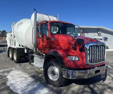 International HX Dump Truck - Automatic
